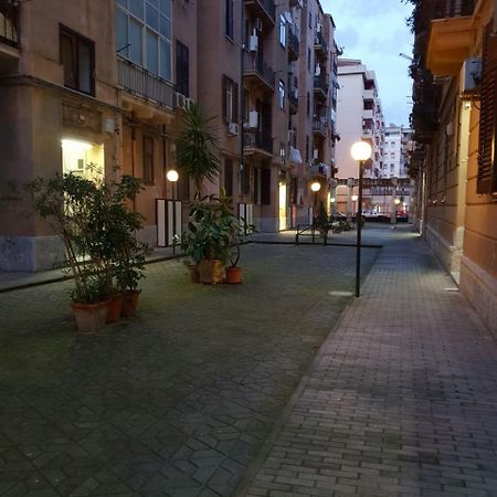 Palermo Inn Suite ภายนอก รูปภาพ
