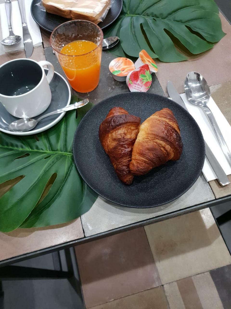 Palermo Inn Suite ภายนอก รูปภาพ